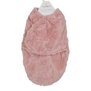 HAPPY LITTLE ONE ULTRA SOFT BABY SWADDLE – PINK – MOON & STARS – CUTE  & PLUSH